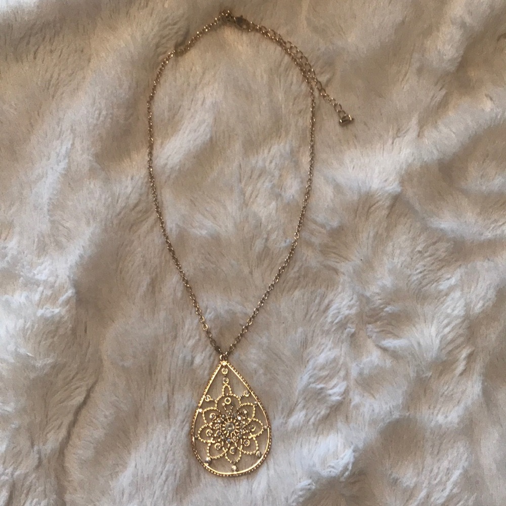 Statement necklace